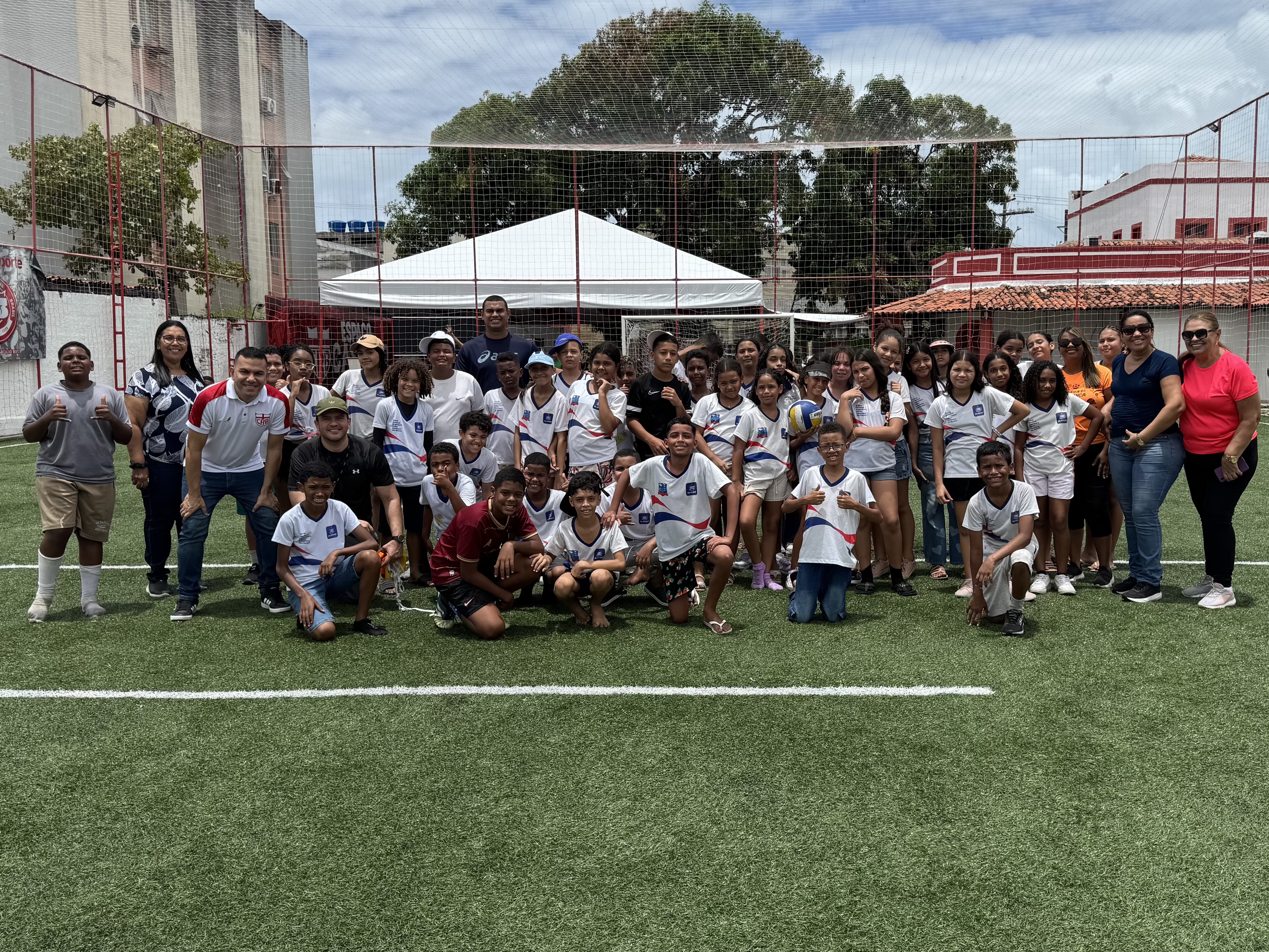 Dia das crianças: Casarão do CRB recebe visita de alunos da Escola Estadual Eng. Salustiano dos Santos