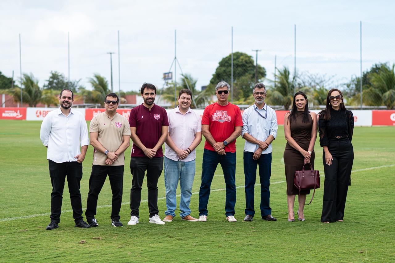 CRB recebe visita da Controladoria de Maceió no CT Ninho do Galo