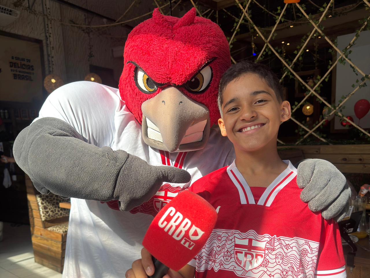 Sócio Galo Fiel celebra o Dia das Crianças no Mundo Animal