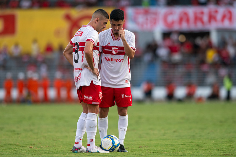 CRB é superado no Clássico das Multidões