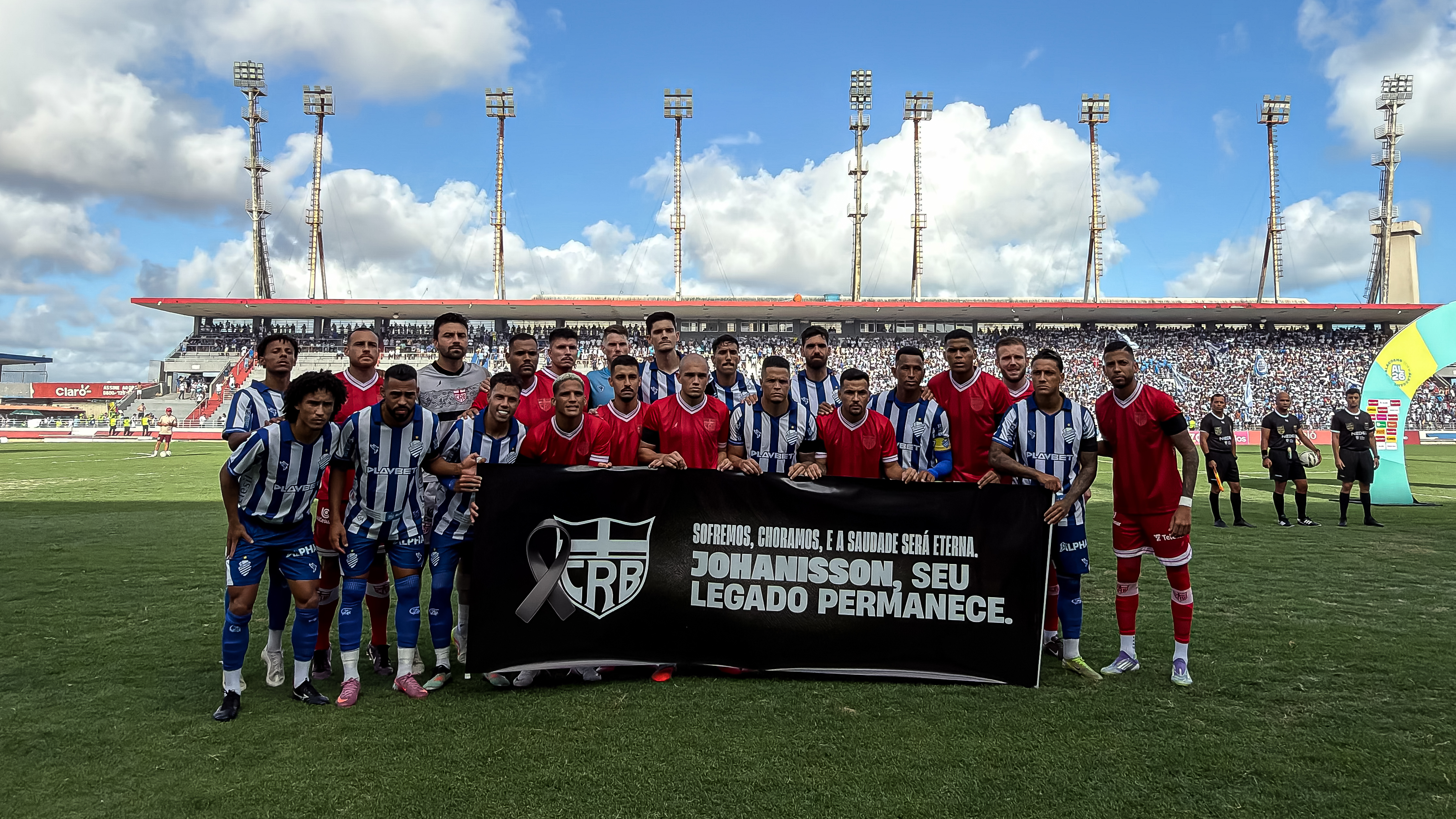 CRB empata com rival, segue invicto e na liderança