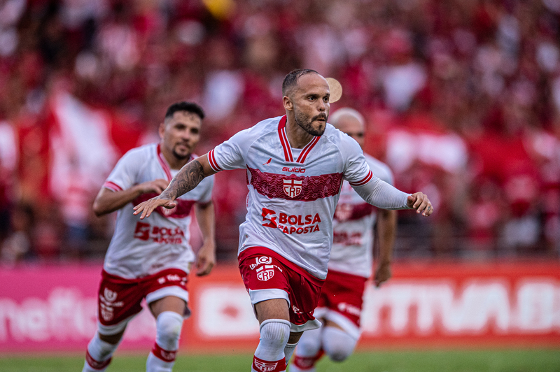 CRB faz 3x0 e larga na frente na final do Campeonato Alagoano