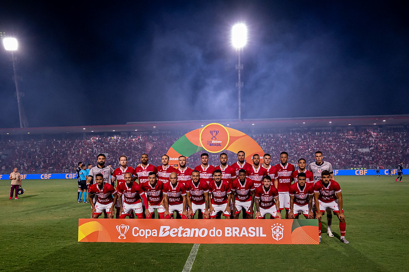 Douglas Baggio decide, CRB elimina o Figueirense e avança à 5ª fase da Copa do Brasil