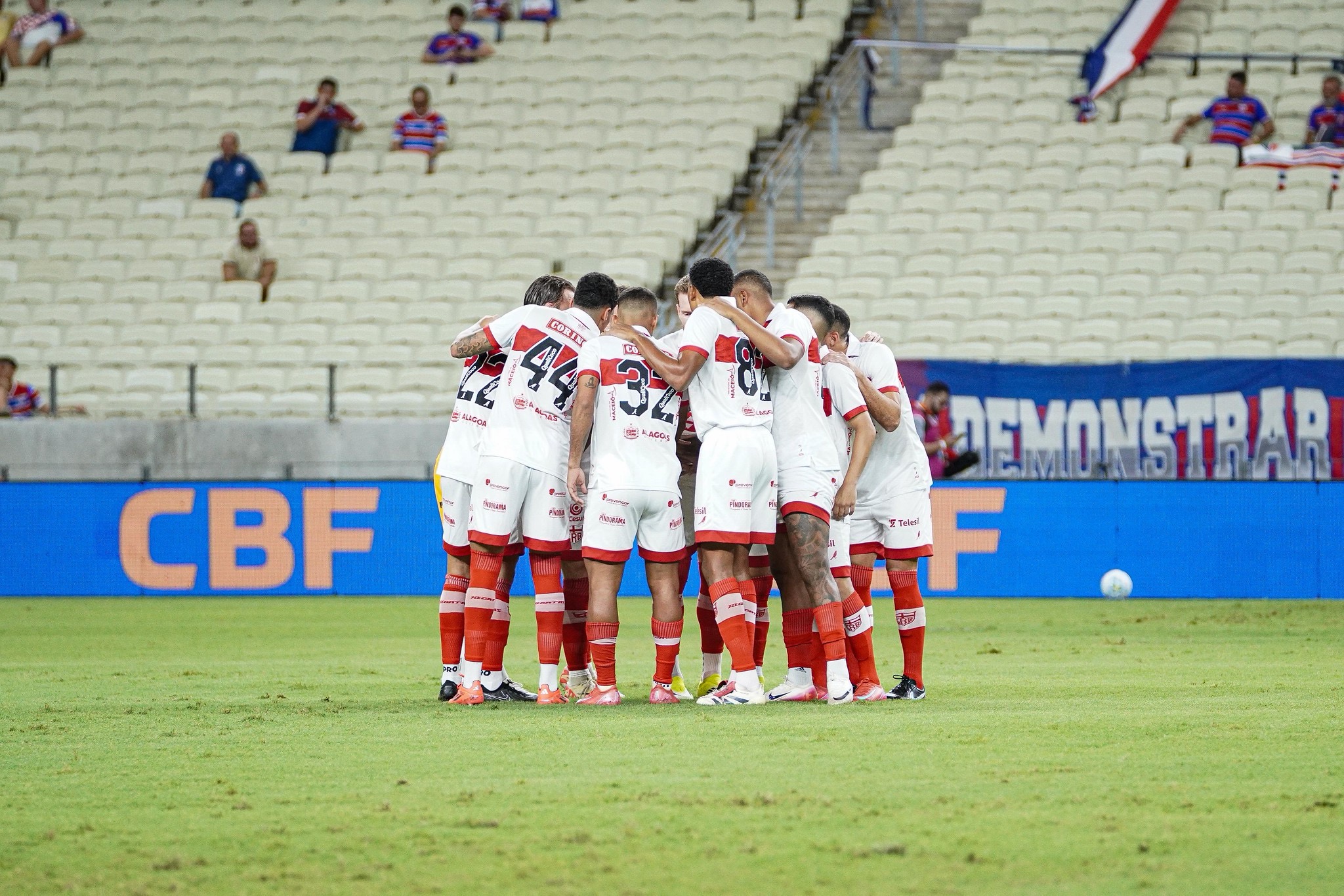 CRB sai em desvantagem na Copa do Brasil; vaga será decidida no Estádio Rei Pelé