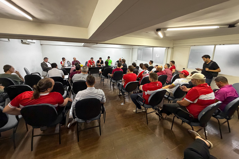 Conselho do CRB se reúne com direção e comissão técnica para tratar momento da equipe