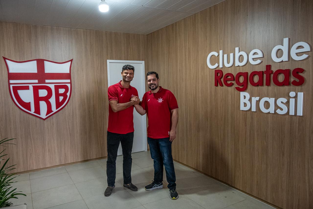 CRB realiza treino no CT Ninho do Galo com presença do novo coordenador técnico