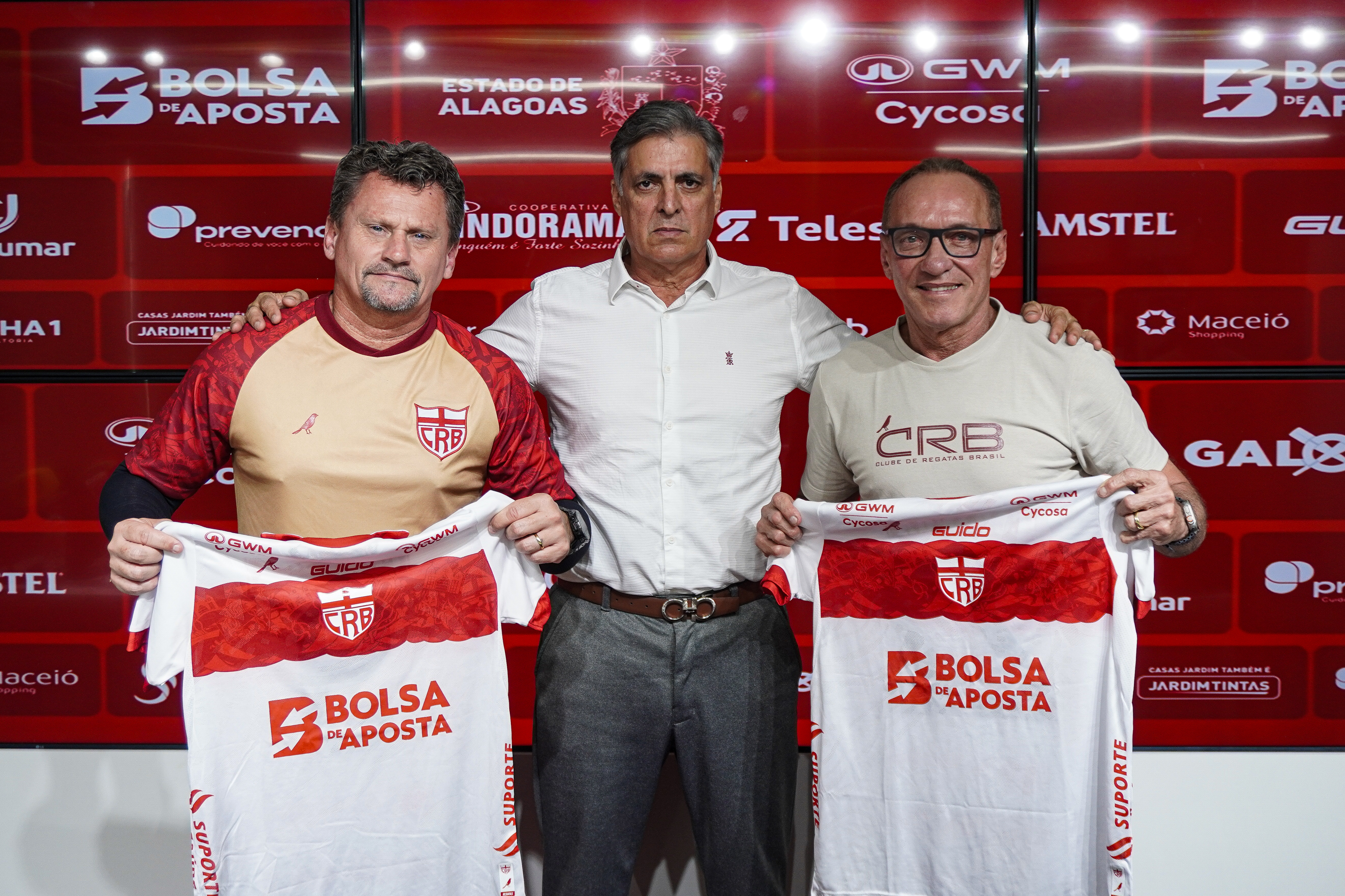 Fábio Matias e PC Gusmão são apresentados oficialmente no CT Ninho do Galo