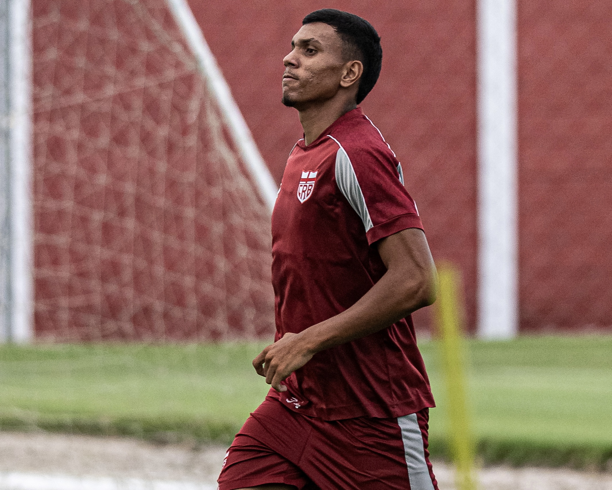 CRB renova contrato do jovem zagueiro Ruy até 2028