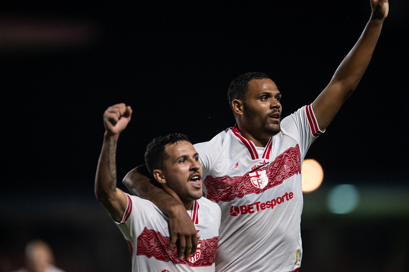 CRB vence Paysandu e ganha três posições na Série B